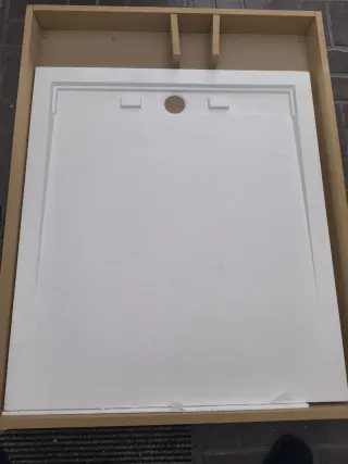 Plato de ducha resina 80x90 + válvula. Altura 3 cm