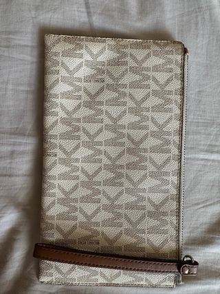 Cartera Michael Kors Monogram