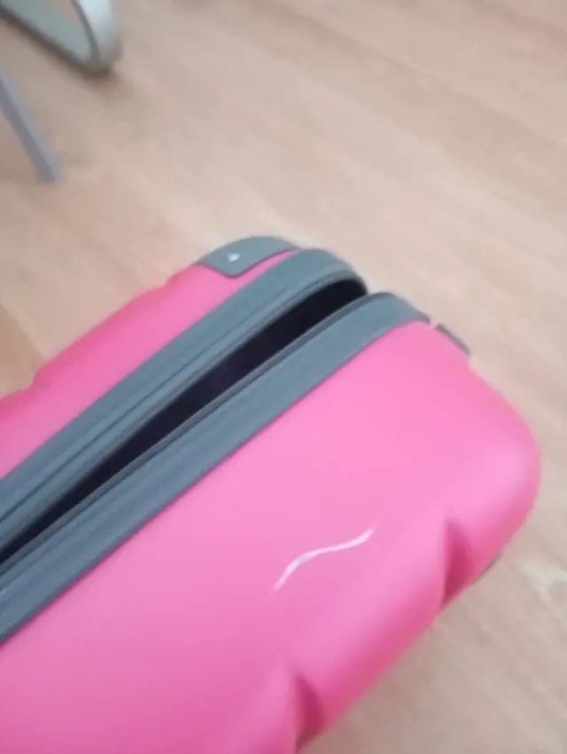 Maletas pequeñas rosa y gris