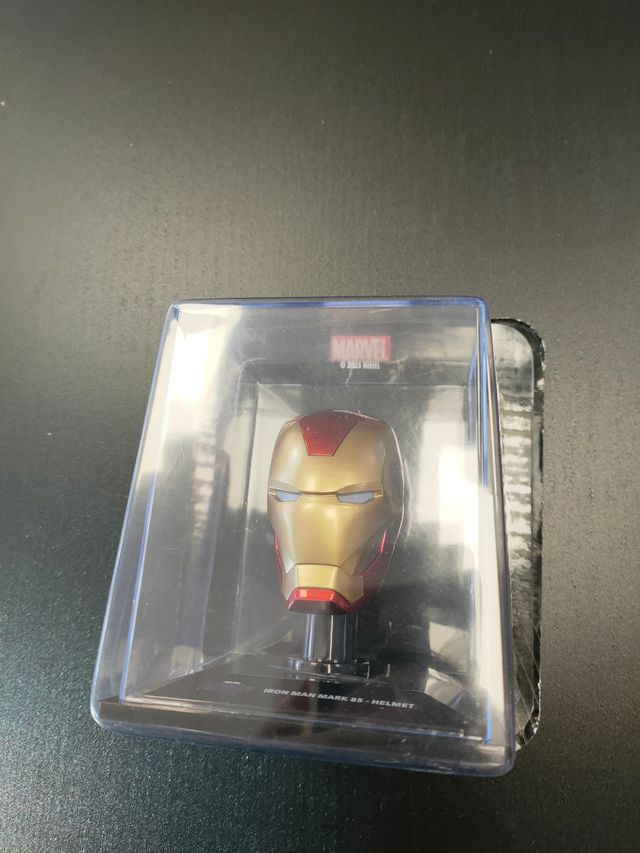 Casco de Iron Man Mark 85 Marvel a escala