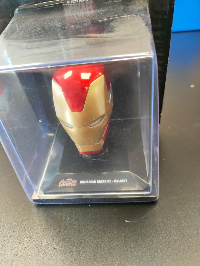 Casco de Iron Man Mark 85 Marvel a escala