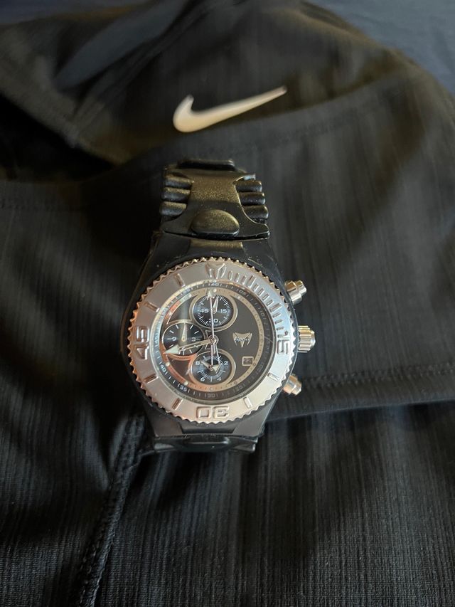 Reloj TechnoMarine Negro y Plateado