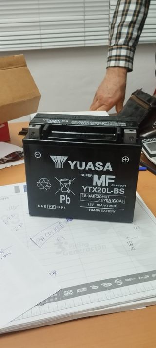 Batería Yuasa YTX20L-BS Moto AGM