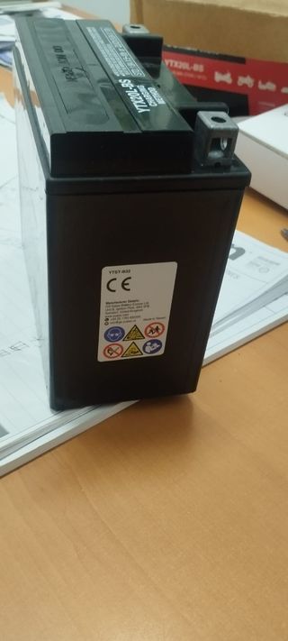 Batería Yuasa YTX20L-BS Moto AGM