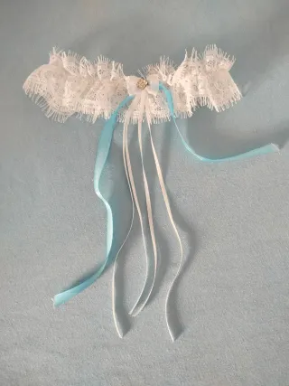 Liga de Novia Encaje Blanco y Azul