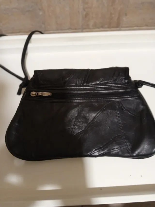 Bolso de piel negro
