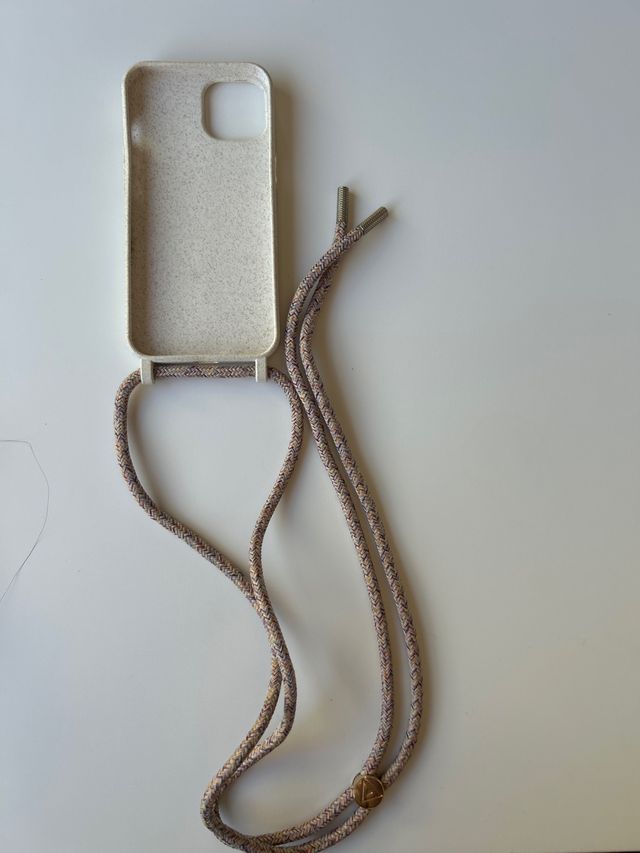 Funda iPhone 14 con cordón
