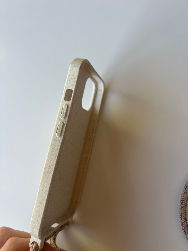 Funda iPhone 14 con cordón