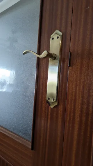 Puerta de paso doble con cristal