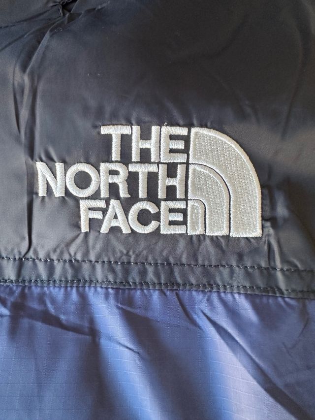 Chaqueta The North Face Azul y Negra