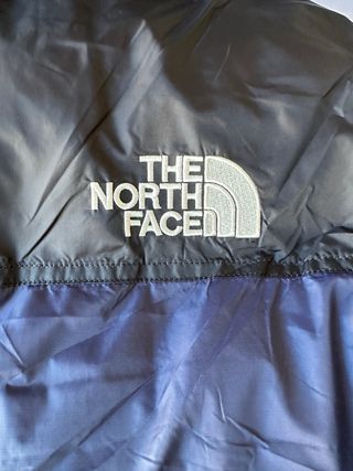 Chaqueta The North Face Azul y Negra
