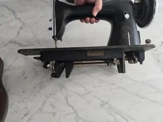 Máquina de coser antigua