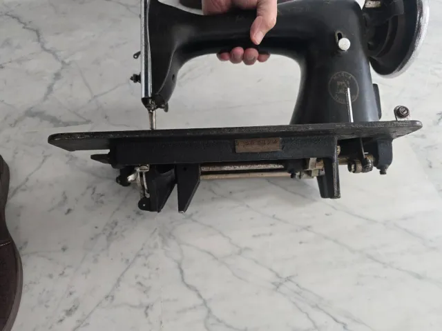 Máquina de coser antigua