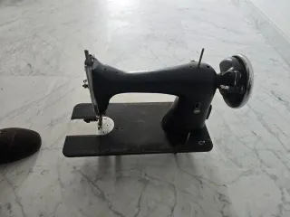 Máquina de coser antigua