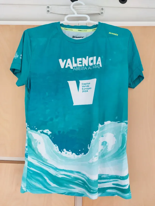 2 Camisetas Deportivas RUNNEK Valencia 15K
