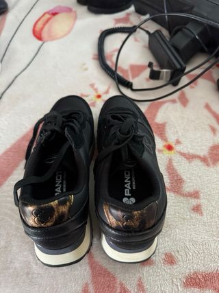 Zapatos de mujer negros tigre