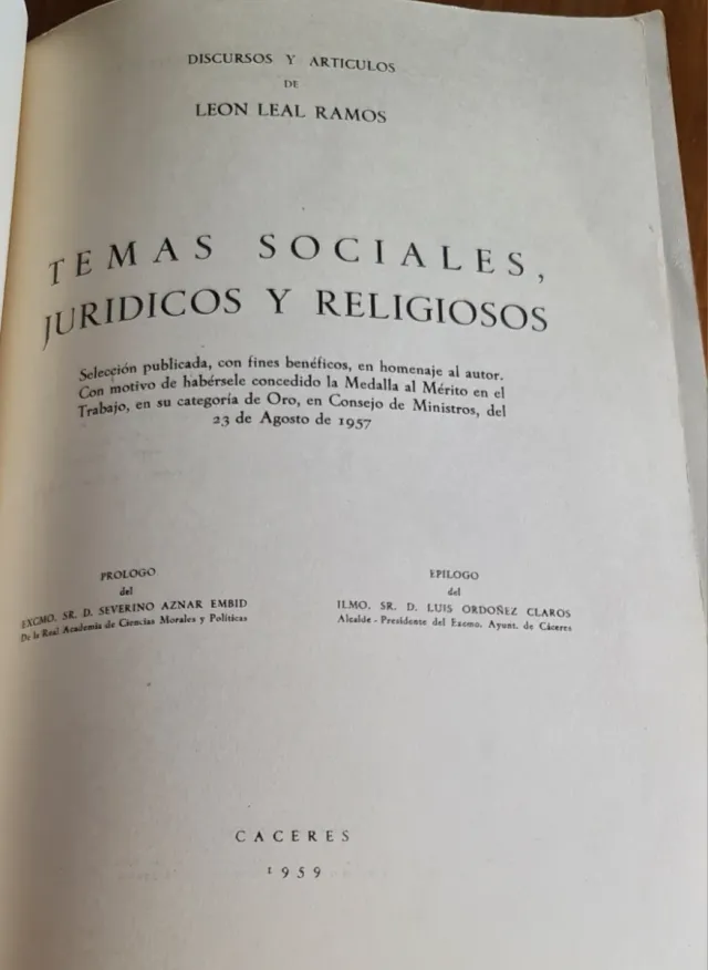Libro Temas sociales, jurídicos y religiosos