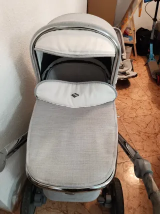 Carro Bebé Bebecar Gris y Blanco