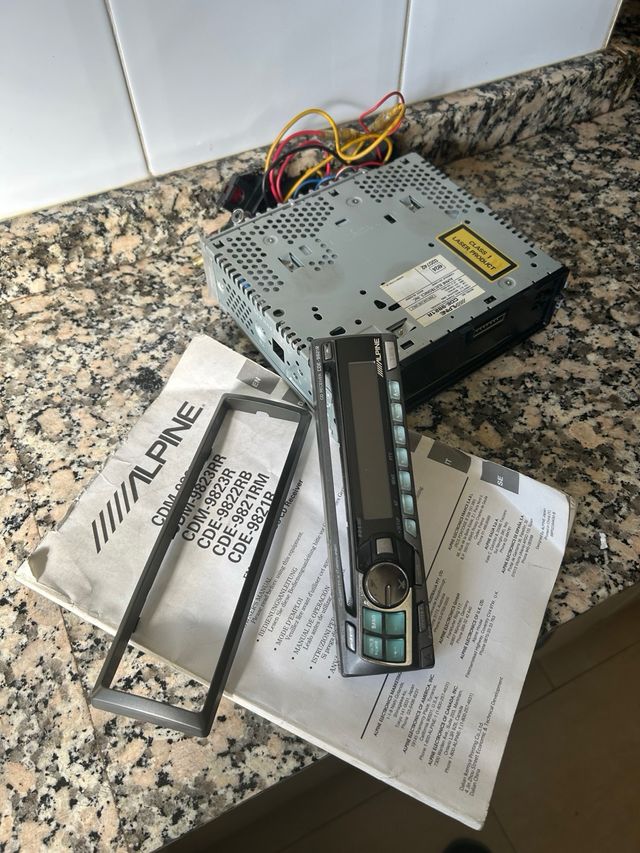 Radio CD Alpine CDM-9823RR