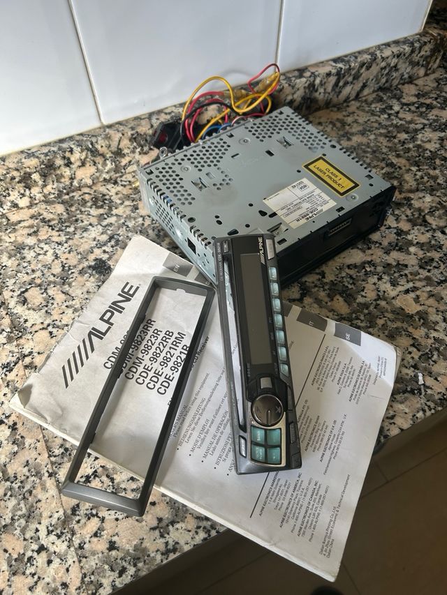 Radio CD Alpine CDM-9823RR