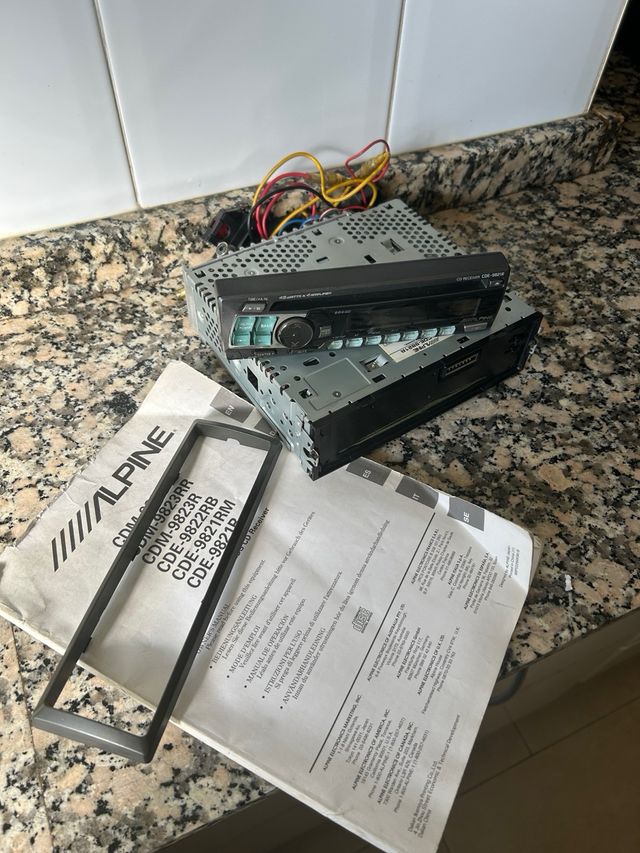 Radio CD Alpine CDM-9823RR