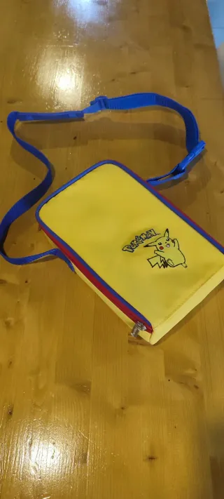 Mochila Nintendo Game Boy Pikachu