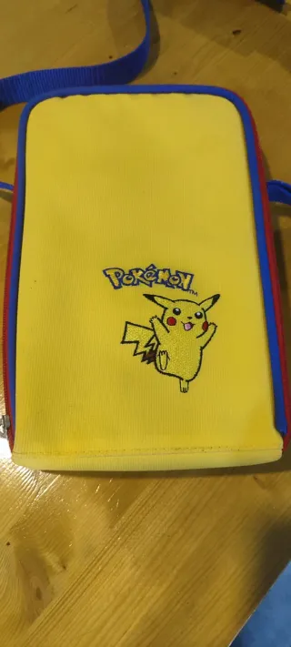 Mochila Nintendo Game Boy Pikachu