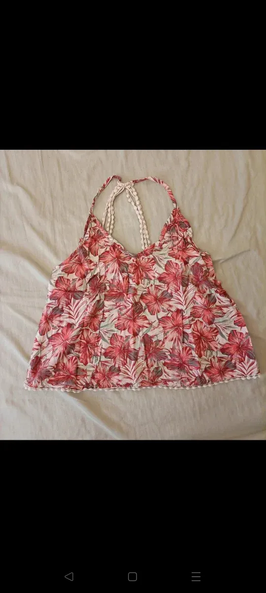 Top floral de tirantes