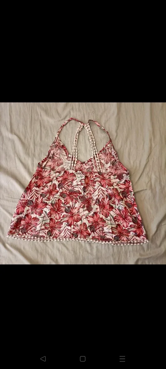 Top floral de tirantes