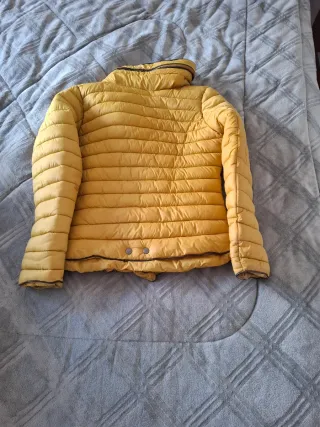 Anorak amarillo acolchado