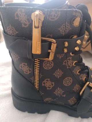 Botines Guess Marrón y Negro