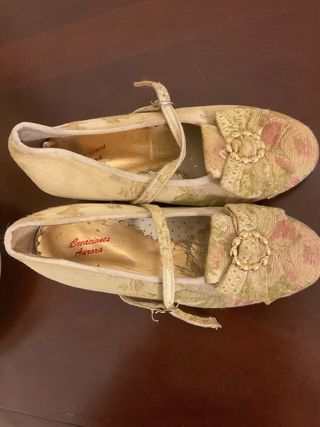 Traje Fallera Niña y Zapatos