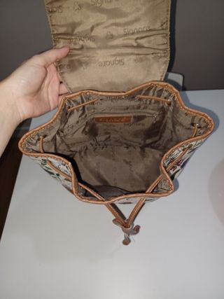 Mochila estampado flores y cuero