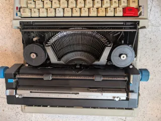 Máquina de escribir Olympia lettera 38