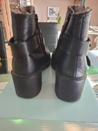 Botines negros piel talla 36