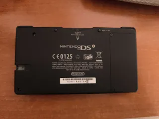 Nintendo DSi Negra + 3 Juegos