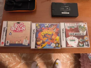 Nintendo DSi Negra + 3 Juegos