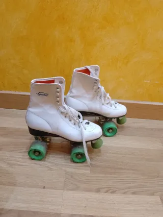 Patines de 4 ruedas blancos