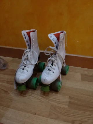 Patines de 4 ruedas blancos