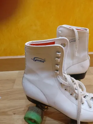 Patines de 4 ruedas blancos