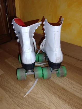Patines de 4 ruedas blancos