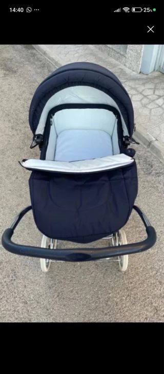Cochecito de bebé azul marino