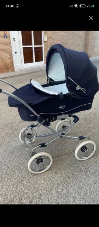 Cochecito de bebé azul marino
