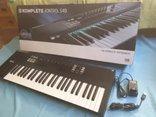 Teclado MIDI Komplete Kontrol S49