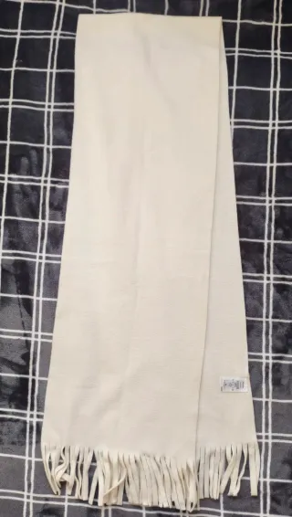 Conjunto bufanda, gorro y guantes beige