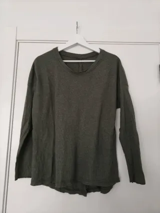 Jersey verde abotonado