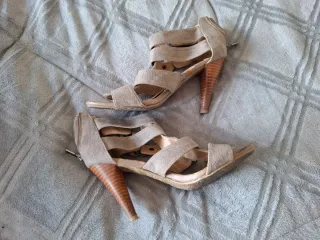 Sandalias Xti Beige y Marrón Tacón