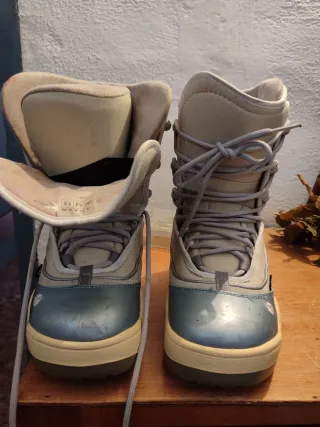 Equipo Snowboard Rossignol con fijaciones,botas...