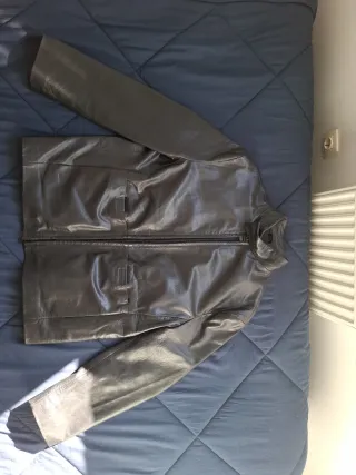 Chaqueta de cuero negra