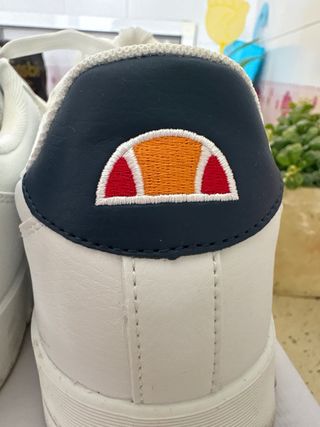 Zapatillas ellesse blancas talla 43